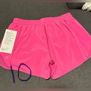 Lululemon hotty hot shorts size 10, 4”